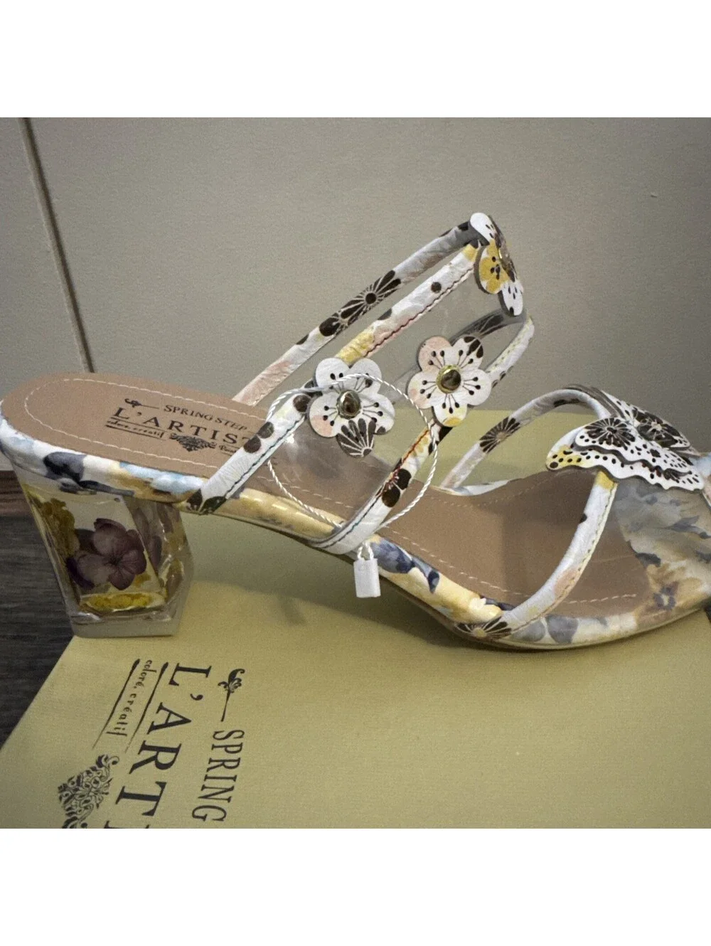 L’Artiste By Spring Step Adored Briley Yellow Multi Leather Floral Sandals Sz 41